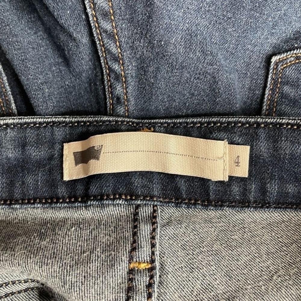 Levi's Capri Jeans Womens 4/27 Blue Cotton Dark Wash Cuffed Hem - Picture 6 of 8
